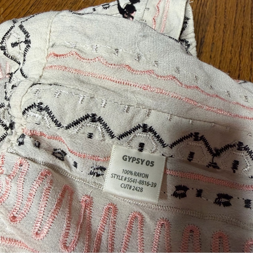 Gypsy 05 Ivory Bohemian Lightweight Shorts with Pink and Black Accents Size L - Picture 3 of 5